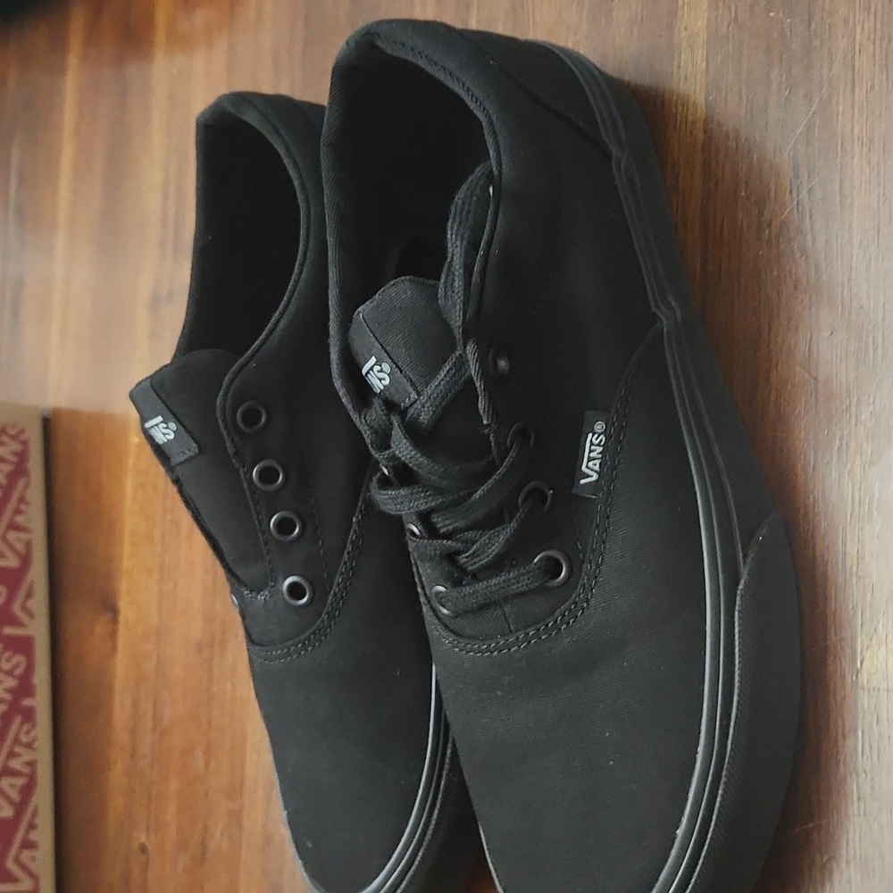 NIB Vans Black Women's Sneakers